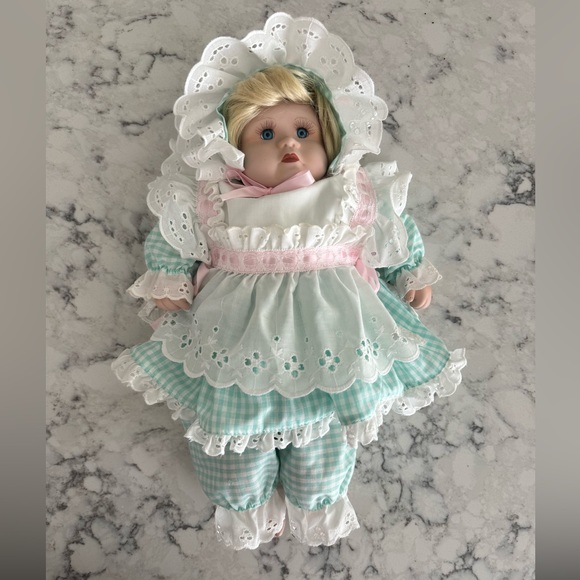 Holly Hunt Sugar Plum  Doll Tiny Treasures World Gallery Collection - Picture 2 of 16